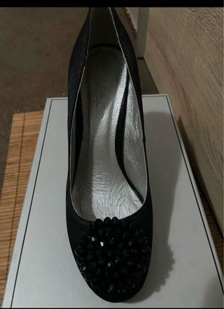 Zapatos de tacón negros Chesterfield