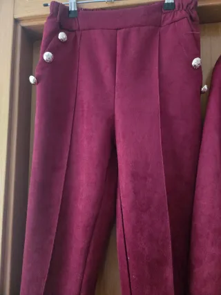 Conjunto chaqueta y pantalón burdeos