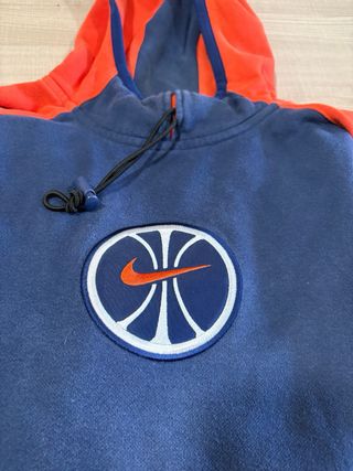 Felpa Nike Blu/Arancione con Logo Basket Vintage