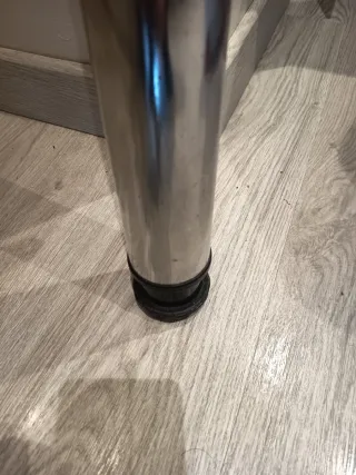 Pata ajustable aluminio mesa 70/74 cm