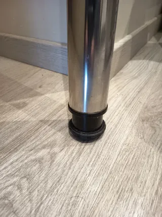 Pata ajustable aluminio mesa 70/74 cm