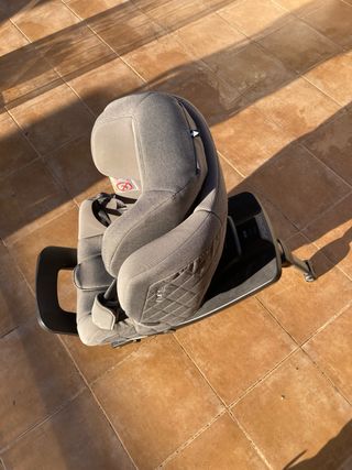 Silla de coche gris Nuna