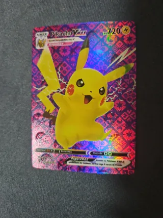 Carta Pokémon Pikachu VMAX 051/203