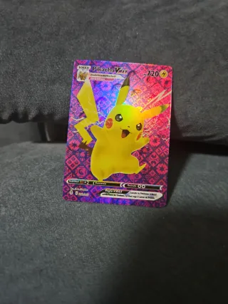 Carta Pokémon Pikachu VMAX 051/203