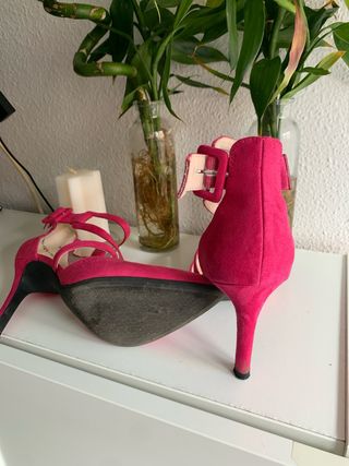Zapatos de tacón rosa mujer