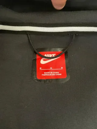 Chaqueta Nike Tech x Syna World