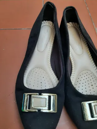 Manoletinas negras T-37 con detalle metálico