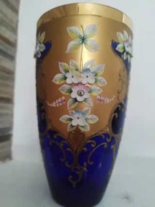 Jarrón de cristal azul y dorado