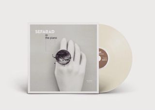 Vinilo Sefarad in the piano