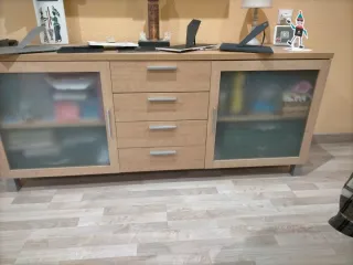 Buffet madera y cristal