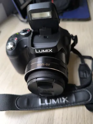 Oferta Cámara: Lumix Panasonic + Funda Case Logic