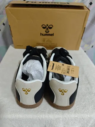 Zapatillas Hummel Beige y Negras