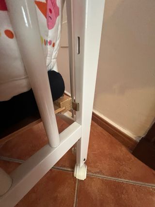 Cuna de bebé blanca