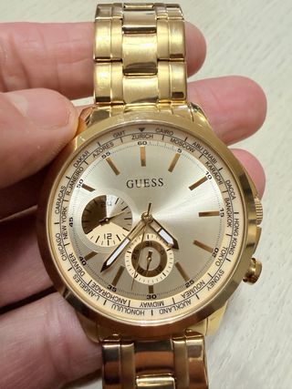 Reloj GUESS Dorado Cronógrafo Mundo