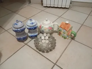 Set 2 vasi porcellana + 2 teiere