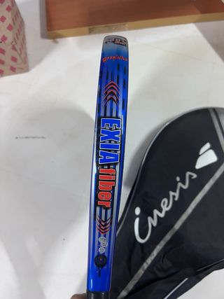 Pala de pádel EXIA FIBER con funda
