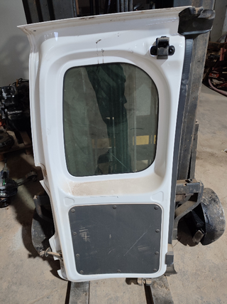 PORTON TRASERO DERECHO VOLKSWAGEN CADDY CALIF