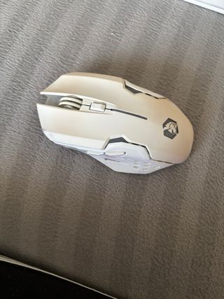 PS4 + 4 Juegos + Teclado y Ratón