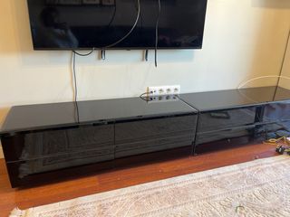 Mobile basso nero e bianco