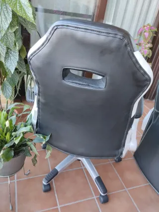 Silla Gaming Negra y Blanca