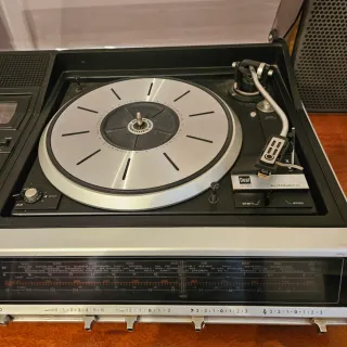 Equipo Grundig 3010 - radio cassette tocadiscos.