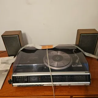 Equipo Grundig 3010 - radio cassette tocadiscos.