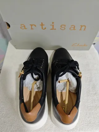 Zapatos Clarks Negros y Marrones