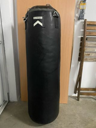 Saco de boxeo Outshock negro
