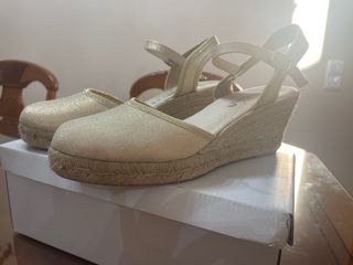 Zapatillas esparto doradas CARLA