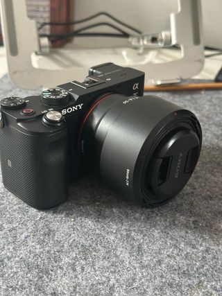 Cámara Sony Alpha 7C + lente sony 50m 1.8 de regal