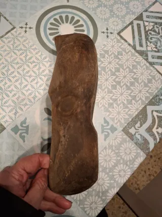 Zueco antiguo de madera