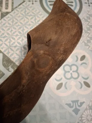 Zueco antiguo de madera