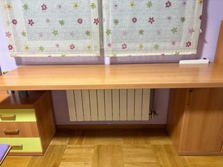 Tavolo da studio con cassetti