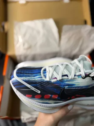 Nike Vomero 18 SE Scarpe Running Multicolore