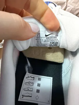 Nike Vomero 18 SE Scarpe Running Multicolore