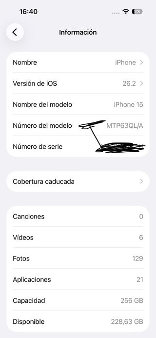 Vendo iPhone 15 de 256 gb con batería al 84%.