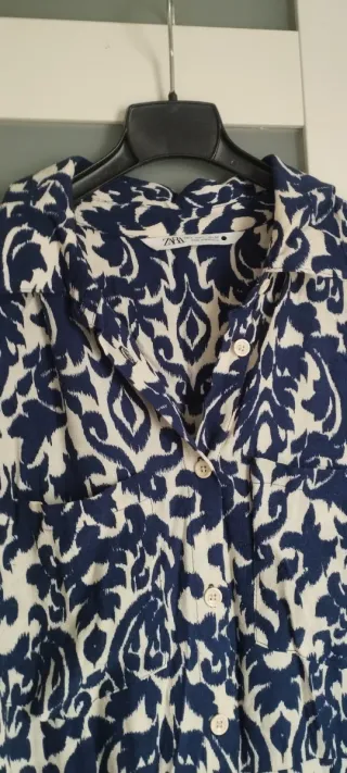 Vestido estampado Zara azul y blanco
