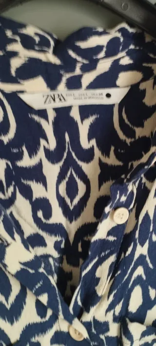 Vestido estampado Zara azul y blanco