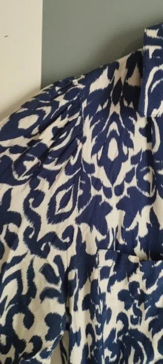 Vestido estampado Zara azul y blanco