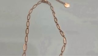 Cadena eslabones con cruz dorada