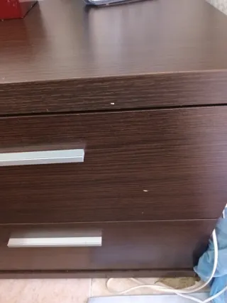 Habitación completa: Cama, mesa, cómoda y espejo