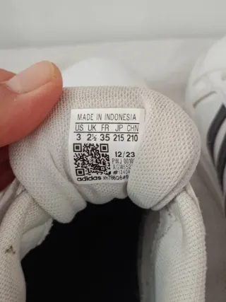 Zapatillas Adidas Blancas y Negras