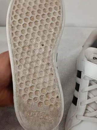 Zapatillas Adidas Blancas y Negras