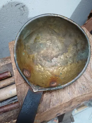 Antiguo Cazo de Pastor,forja y laton