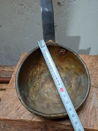 Antiguo Cazo de Pastor,forja y laton