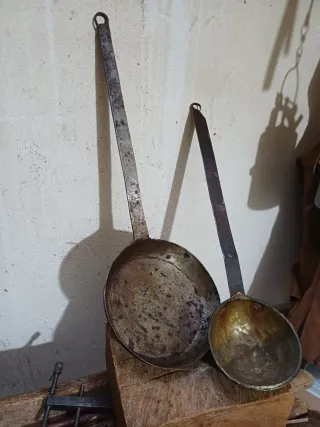 Antiguo Cazo de Pastor,forja y laton