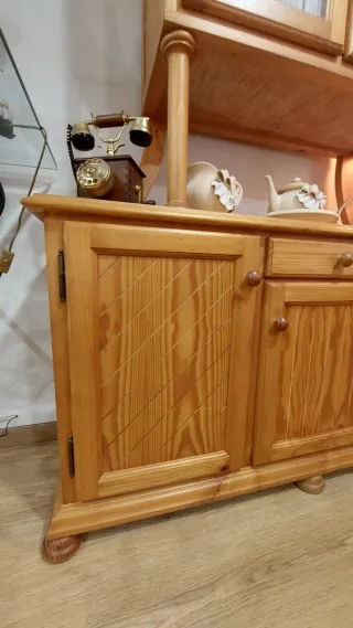 Aparador de madera rústico