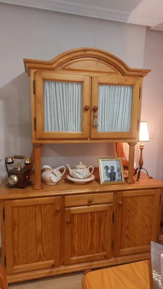 Aparador de madera rústico