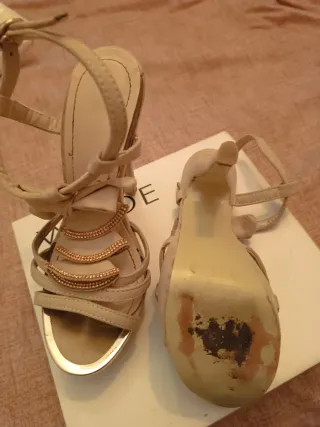 Sandalias Beige y Doradas Mujer