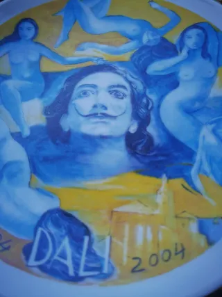 Plato decorativo Dalí 1904-2004 de Jordi Rollan